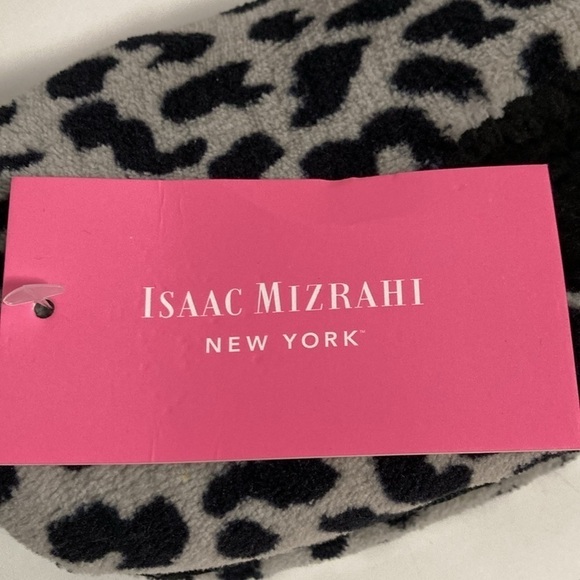 NWT * ISAAC MIZRAHI Soft Cozy  Sherpa Lined Fuzzy Animal
Print Slipper Socks - Picture 4 of 11